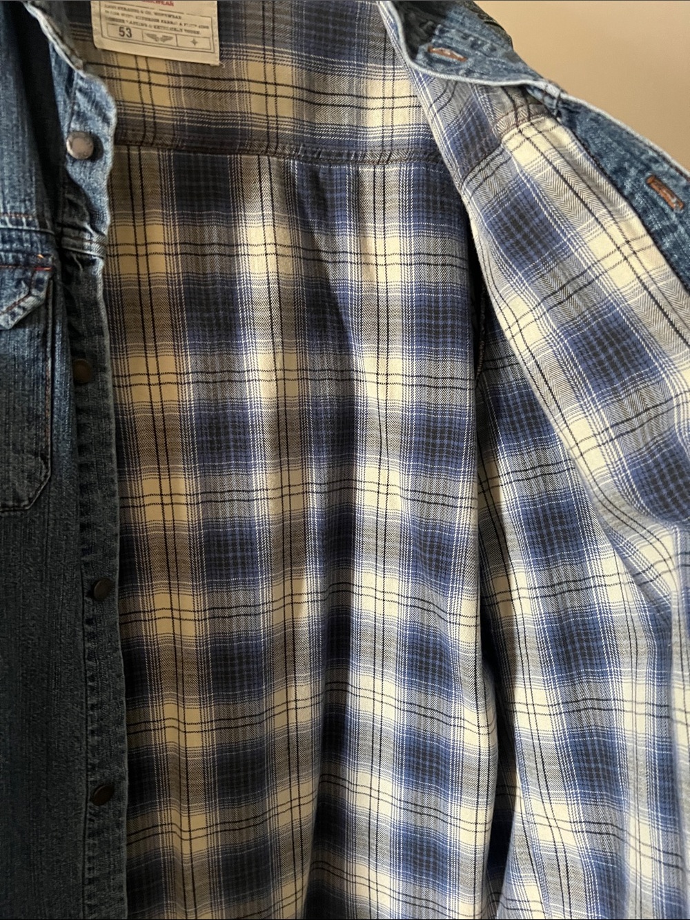 Levi's Blue Denim Shirt Jacket with Blue and Cream Plaid Lining - Picture 5 of 6